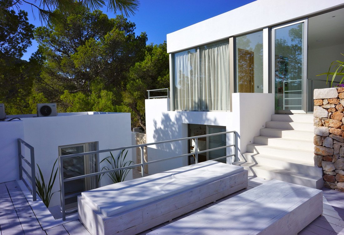 Schöne moderne Villa mit herrlichem Meerblick - 8