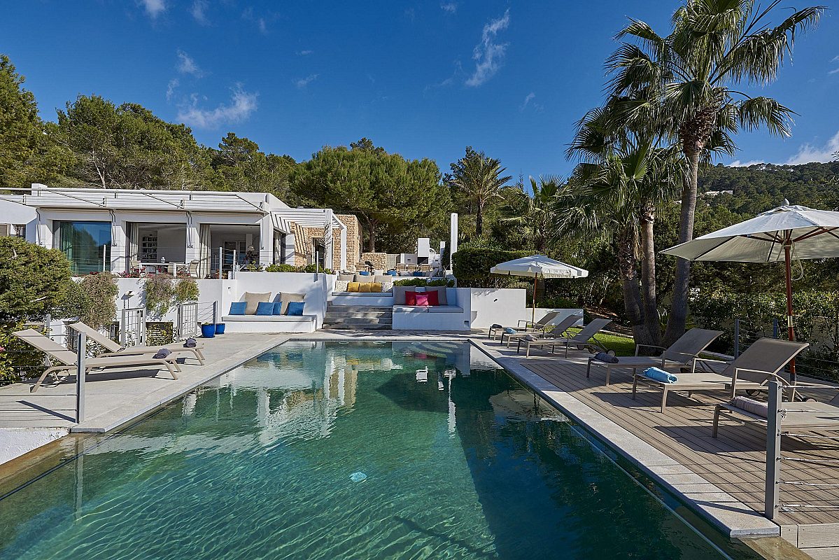 Villa familiar elegante y moderna en el monte con vista panorámica - 2