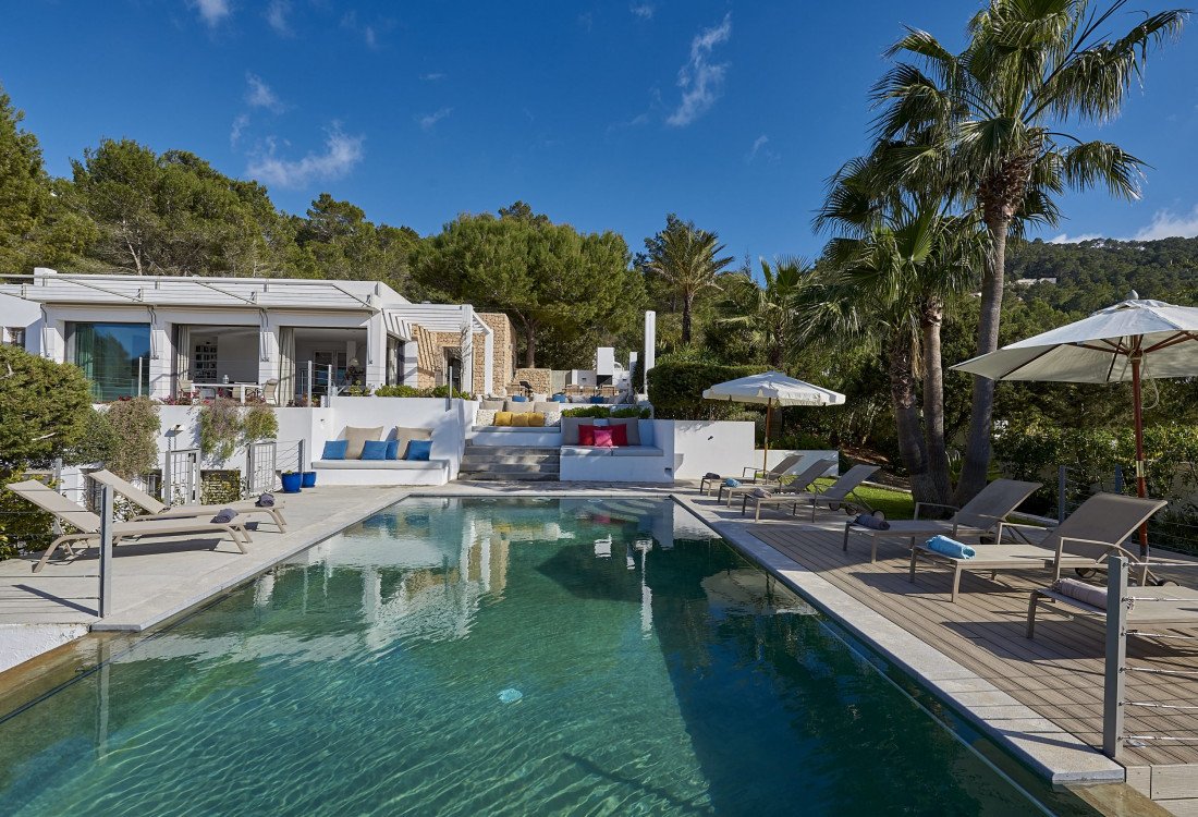 Villa familiar elegante y moderna en el monte con vista panorámica - 2