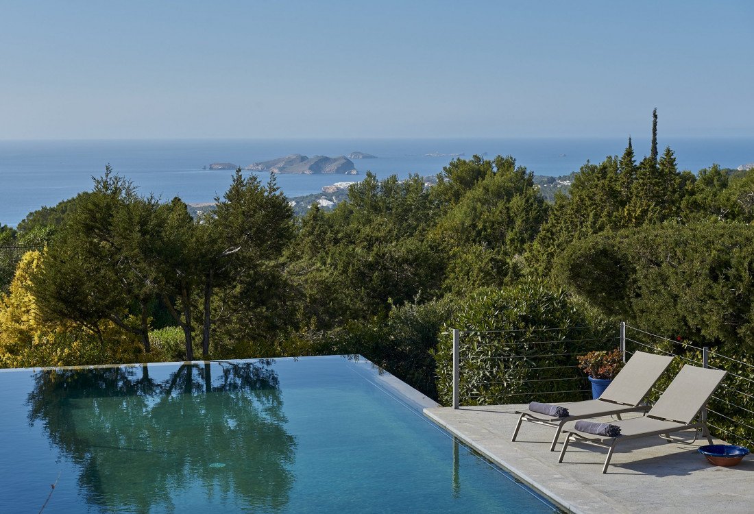 Villa familiar elegante y moderna en el monte con vista panorámica - 9