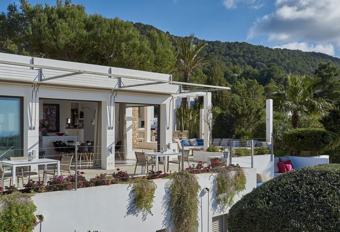 Villa familiar elegante y moderna en el monte con vista panorámica - 14
