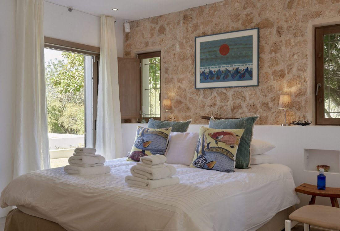 Villa familiar elegante y moderna en el monte con vista panorámica - 38