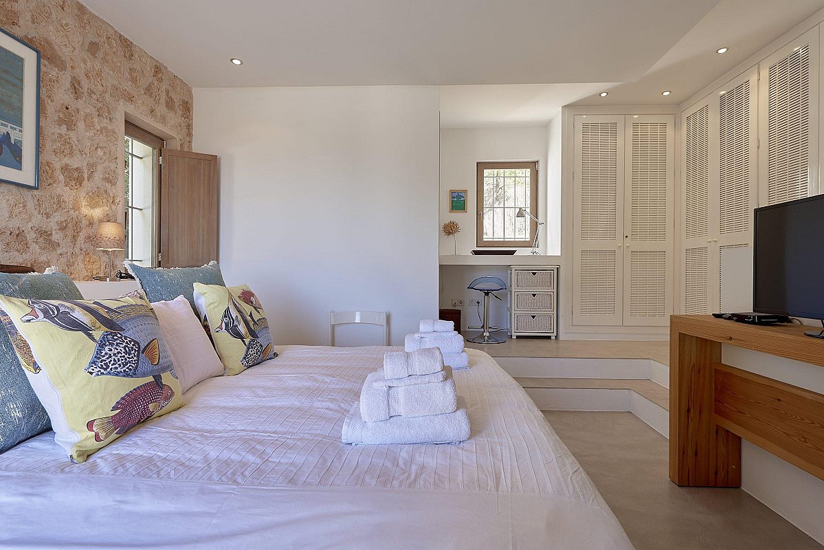 Villa familiar elegante y moderna en el monte con vista panorámica - 37