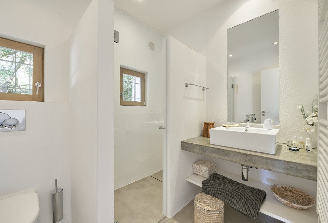 Villa familiar elegante y moderna en el monte con vista panorámica - 35