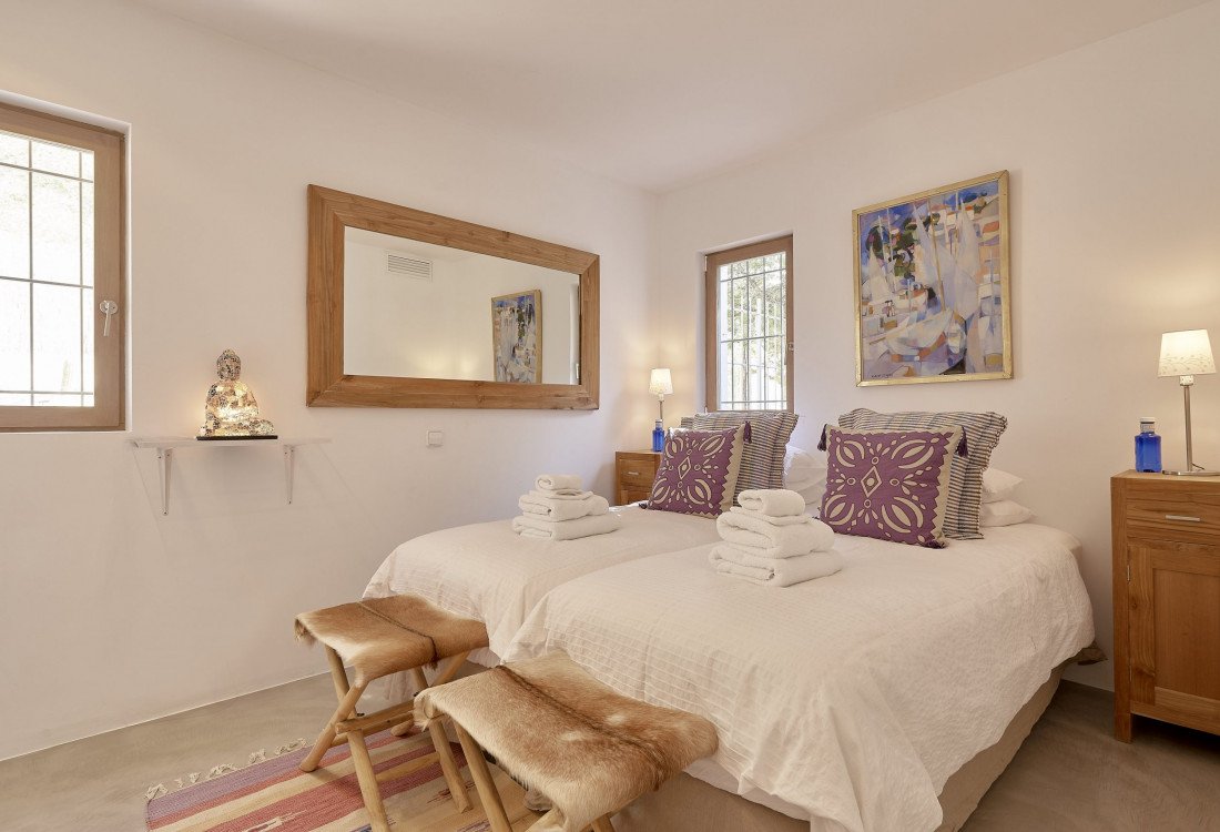 Villa familiar elegante y moderna en el monte con vista panorámica - 34