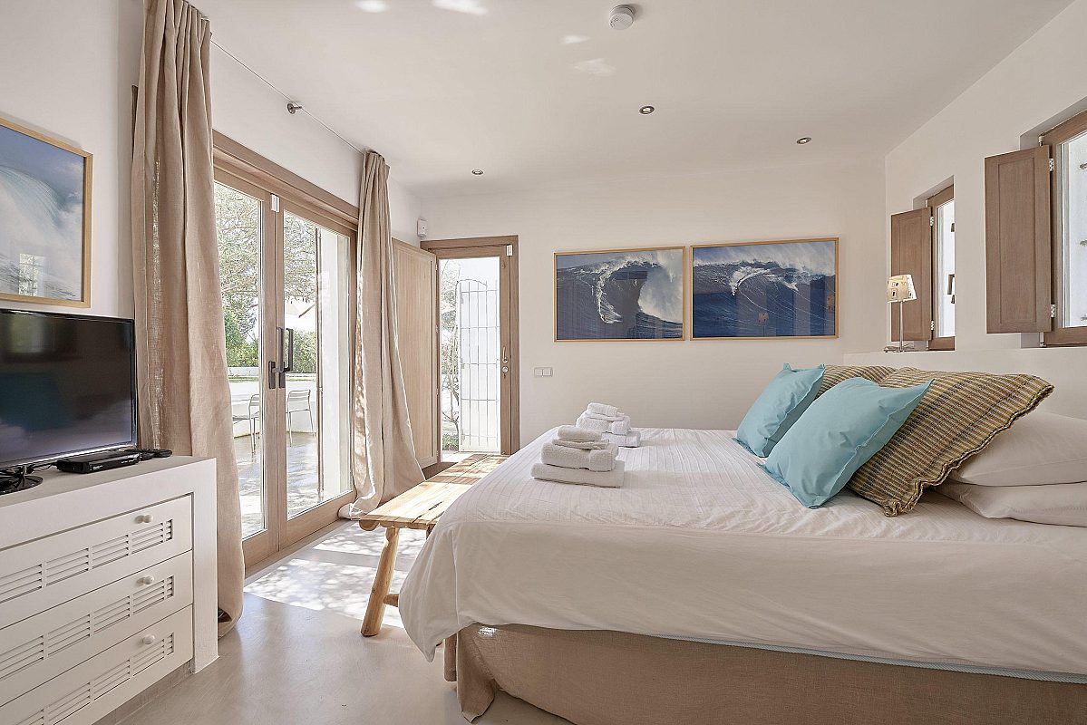 Villa familiar elegante y moderna en el monte con vista panorámica - 32