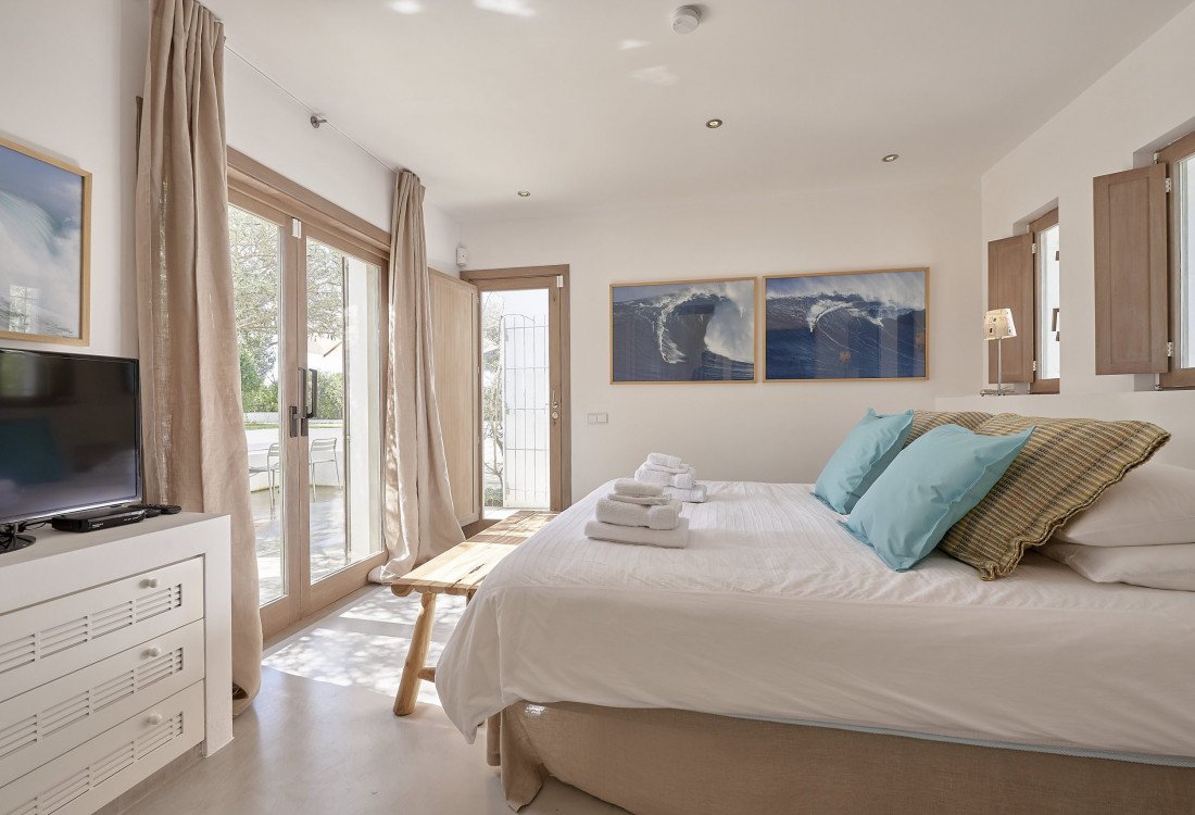 Villa familiar elegante y moderna en el monte con vista panorámica - 32