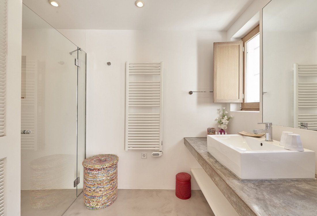 Villa familiar elegante y moderna en el monte con vista panorámica - 27
