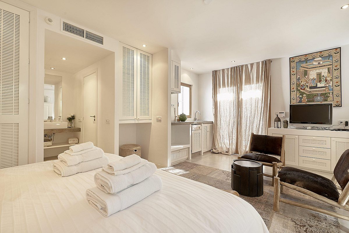 Villa familiar elegante y moderna en el monte con vista panorámica - 23