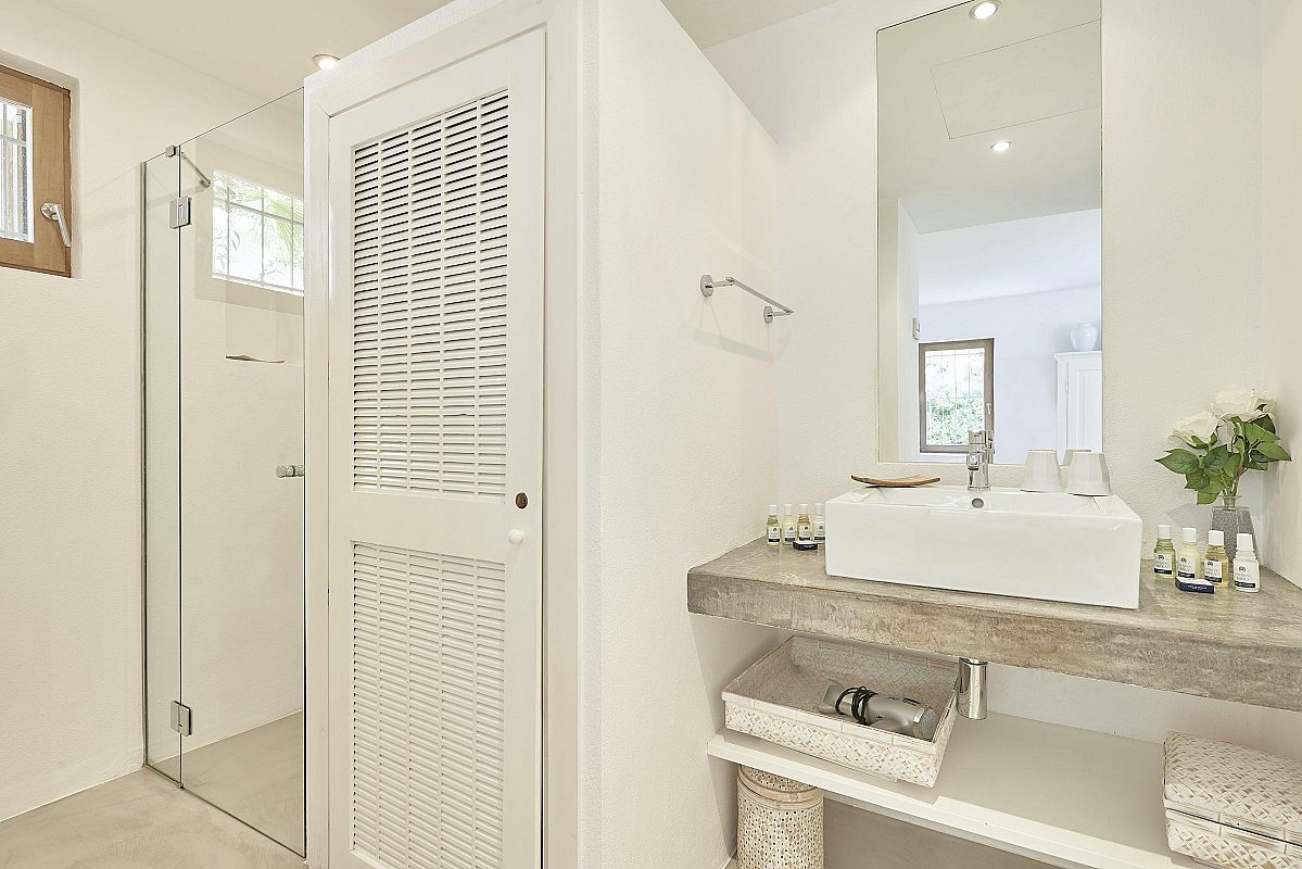 Villa familiar elegante y moderna en el monte con vista panorámica - 22