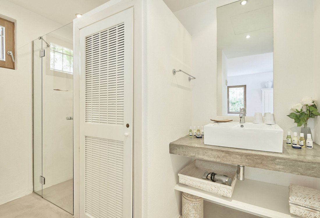 Villa familiar elegante y moderna en el monte con vista panorámica - 22
