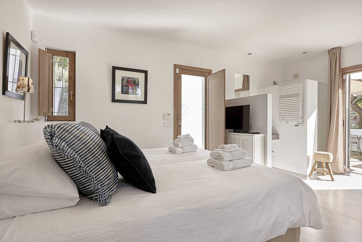 Villa familiar elegante y moderna en el monte con vista panorámica - 21