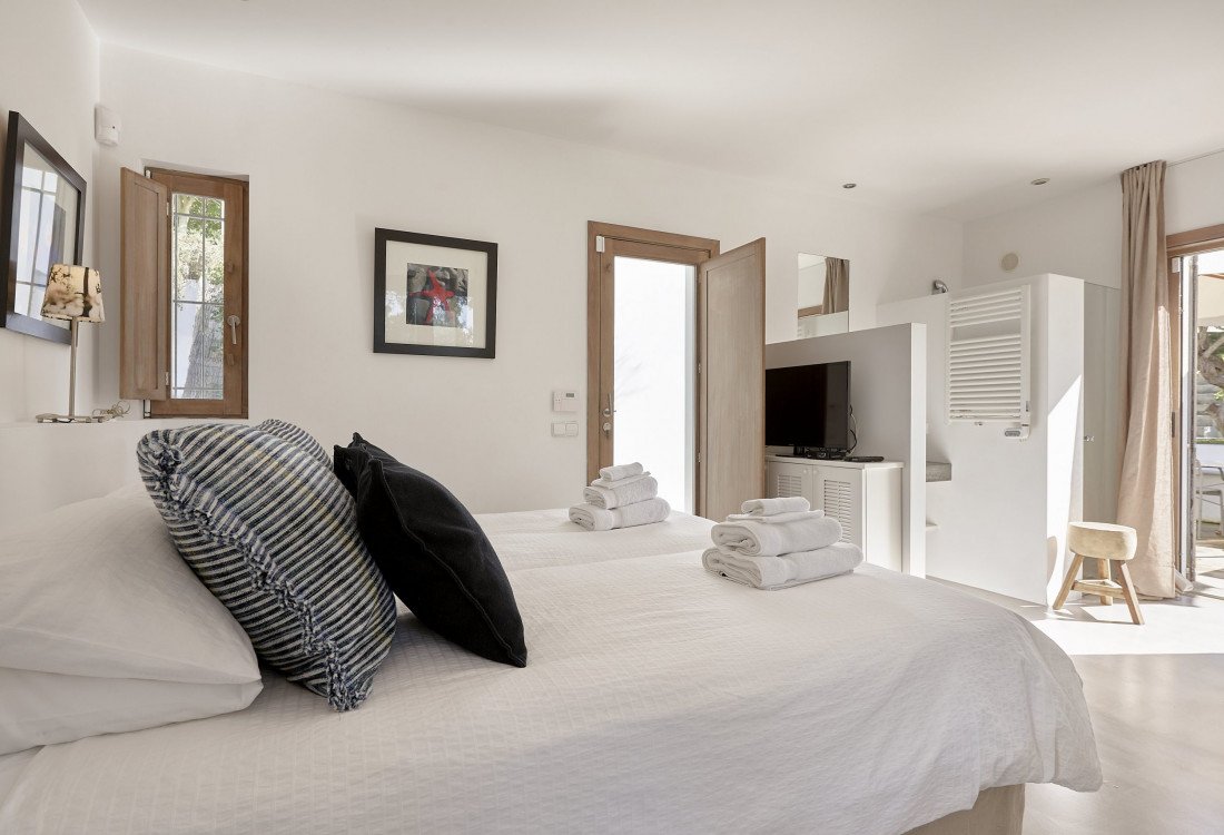 Villa familiar elegante y moderna en el monte con vista panorámica - 21