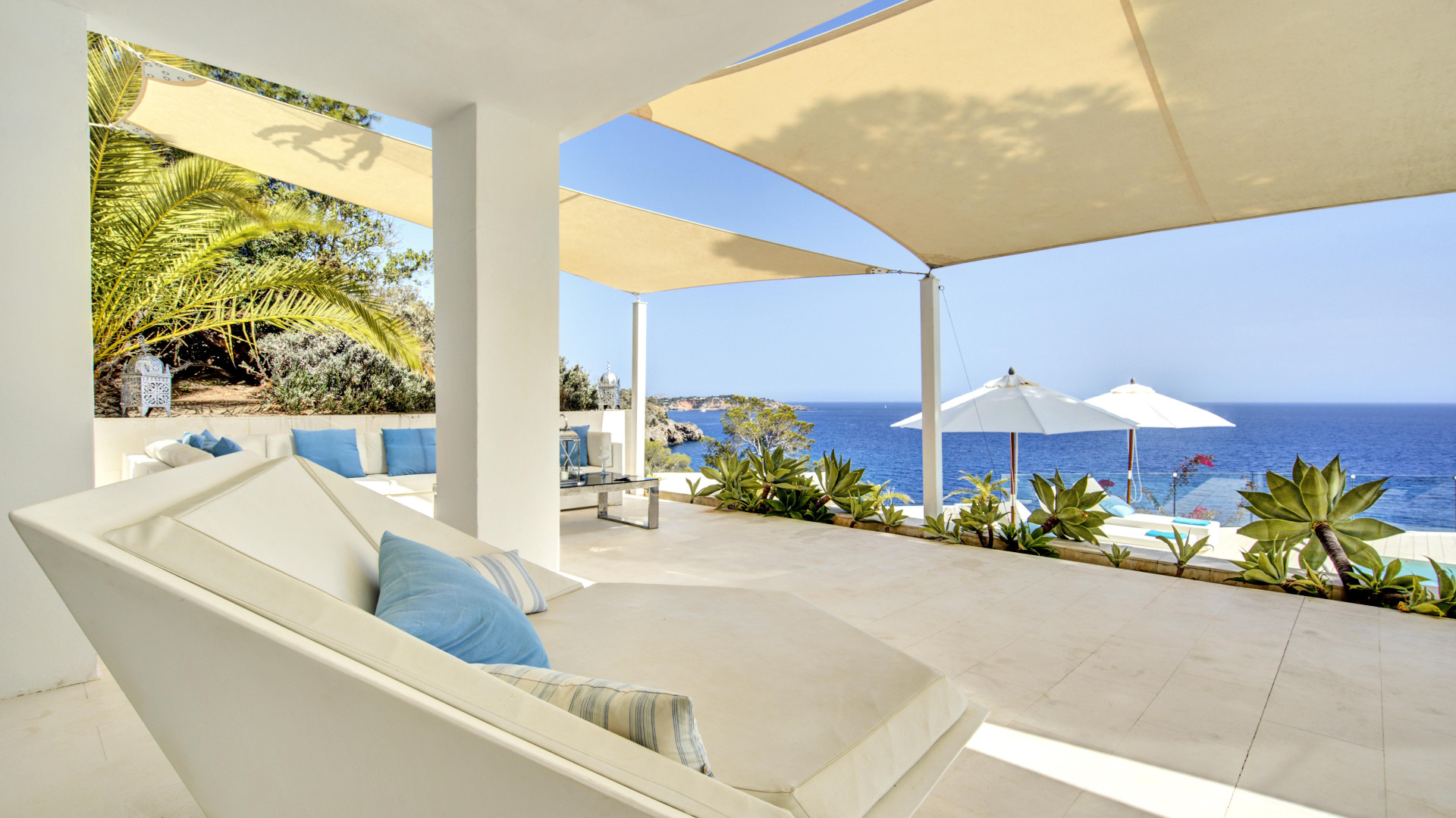 Pure luxury in first sea line with panoramic sea views - 7