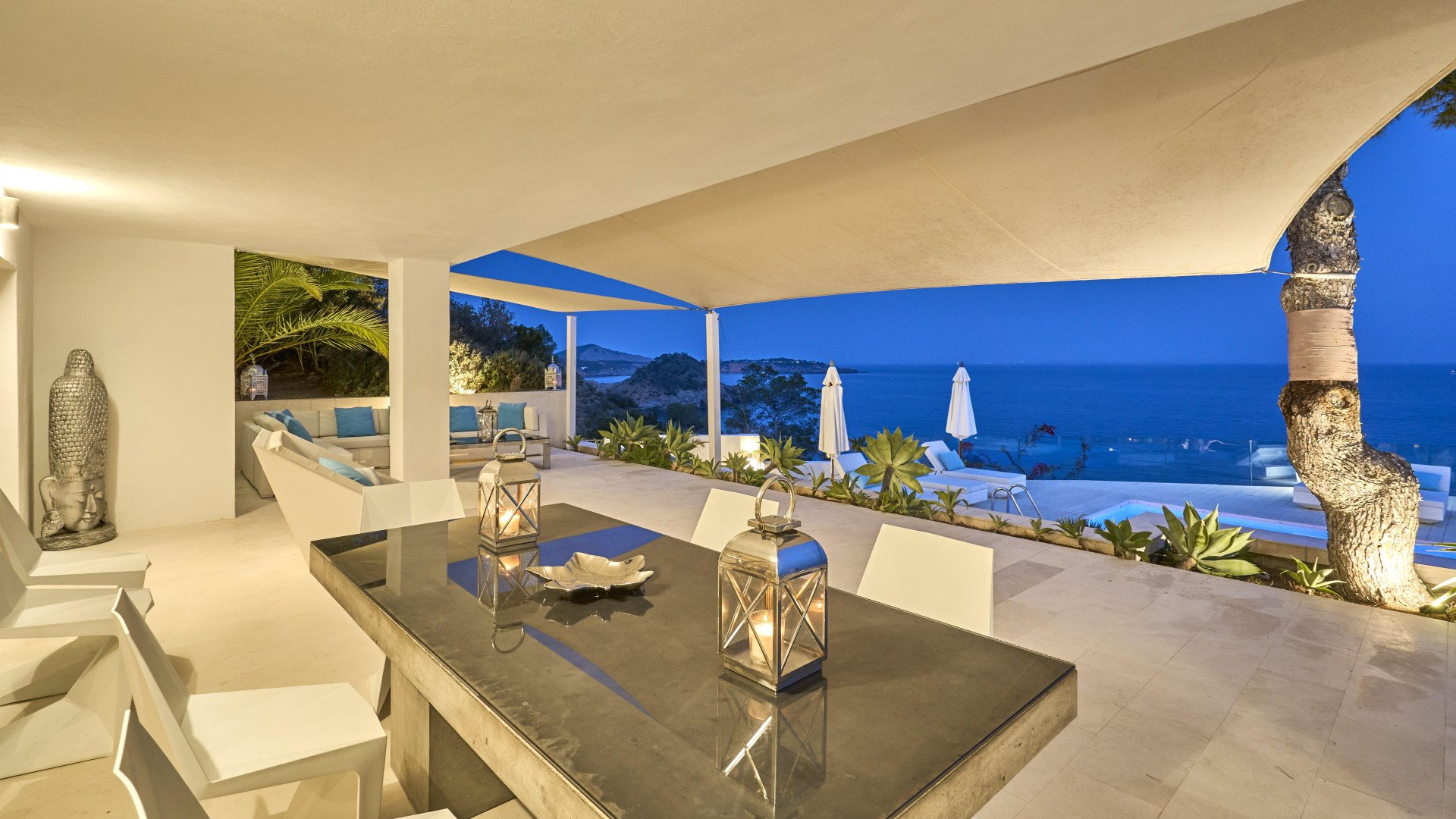 Pure luxury in first sea line with panoramic sea views - 42