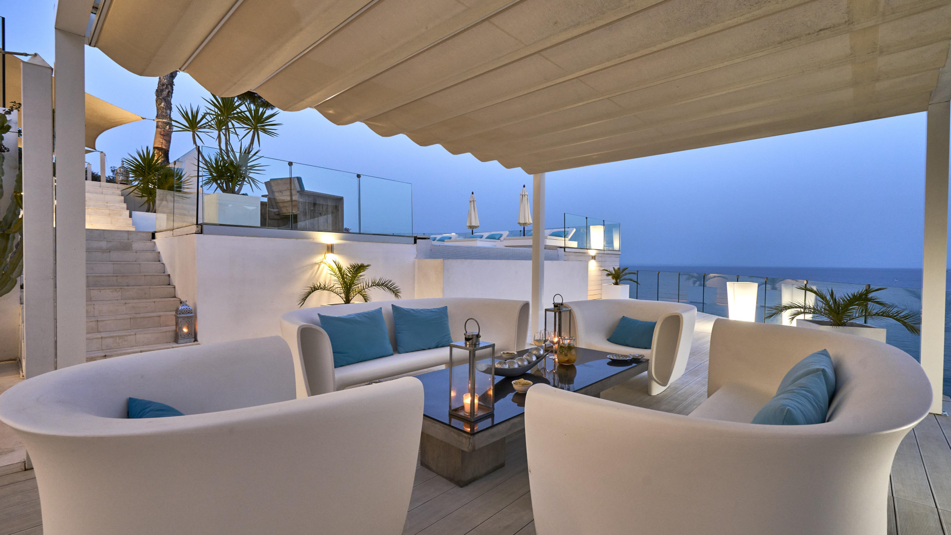 Pure luxury in first sea line with panoramic sea views - 13