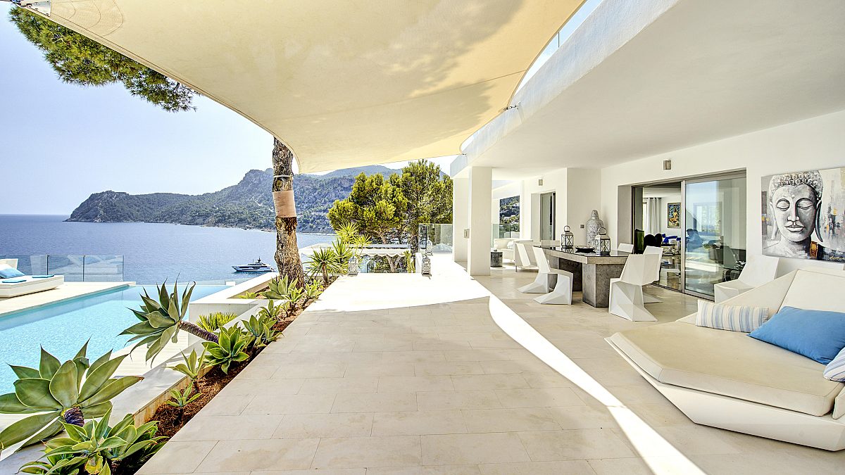 Puro lujo en primera línea de mar con impresionantes vistas panorámicas - 8