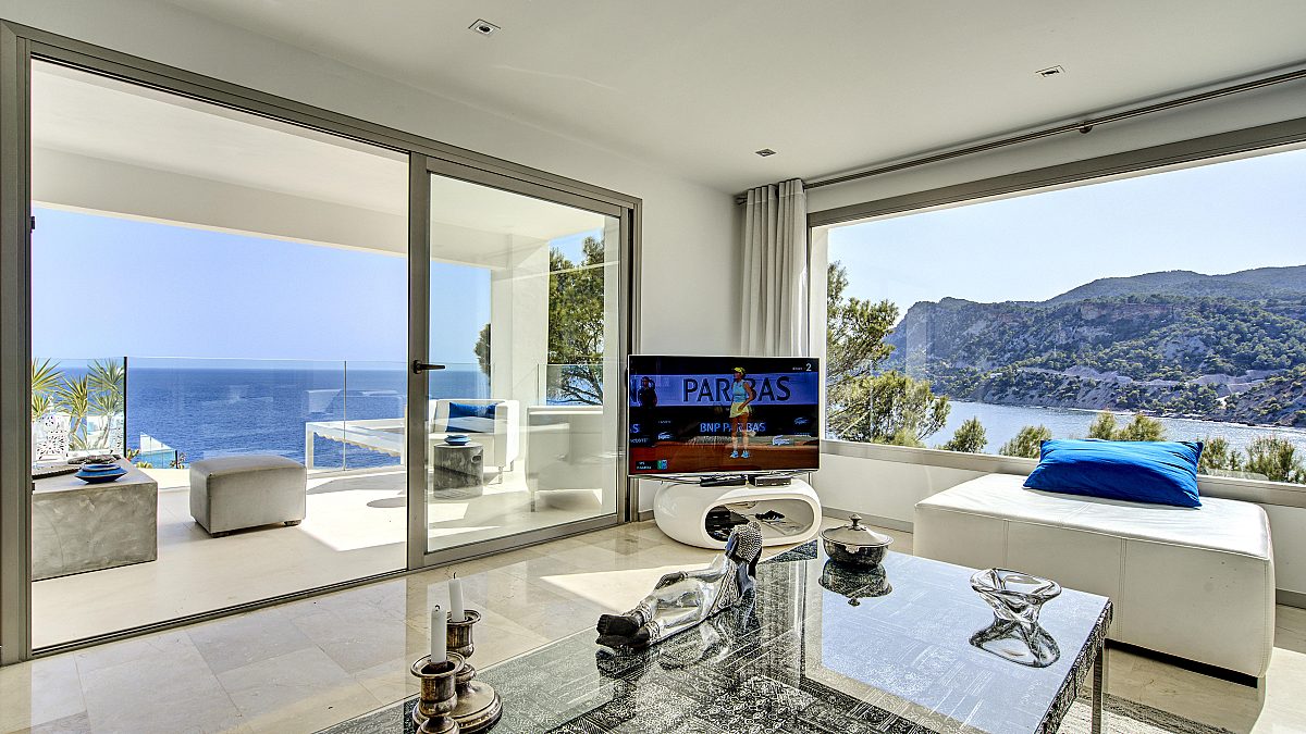 Puro lujo en primera línea de mar con impresionantes vistas panorámicas - 3