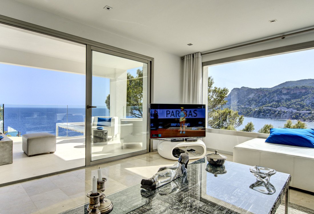 Puro lujo en primera línea de mar con impresionantes vistas panorámicas - 3