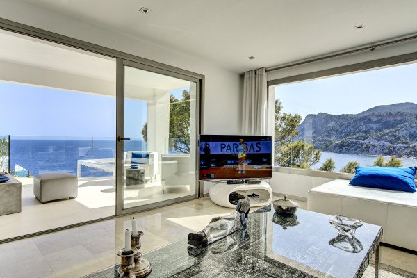 Puro lujo en primera línea de mar con impresionantes vistas panorámicas - 3
