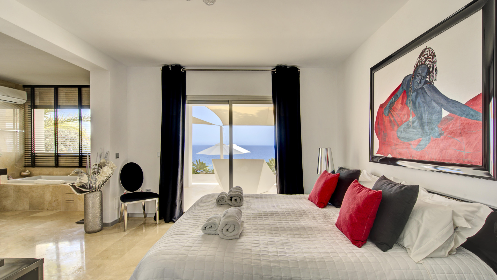 Pure luxury in first sea line with panoramic sea views - 22