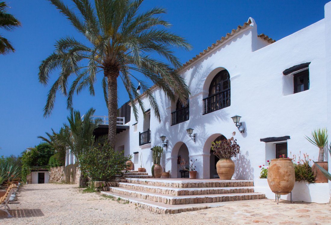 Finca ibicenca auténtica en una ubicación perfecta - 1