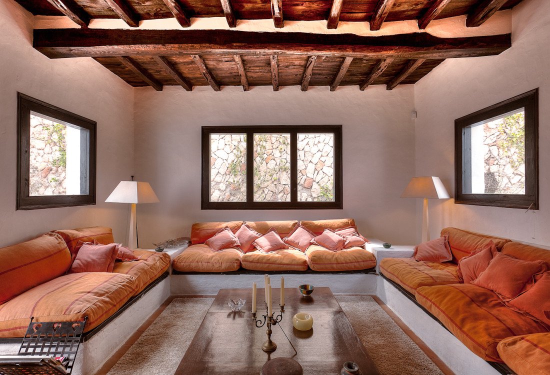 Finca ibicenca auténtica en una ubicación perfecta - 7