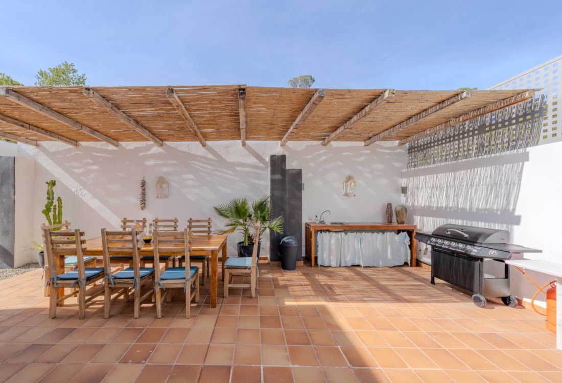 Stylish beach house in Cala Tarida - 9