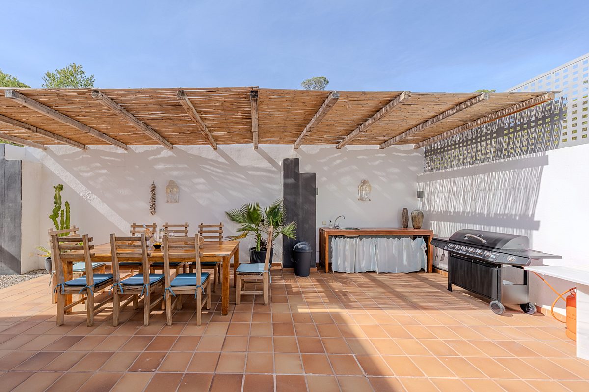 Stylish beach house in Cala Tarida - 21