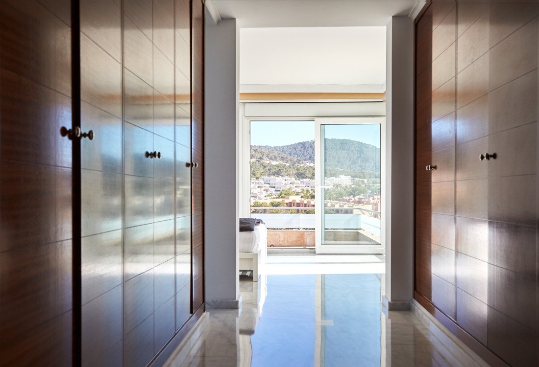 Stylish beach house in Cala Tarida - 13