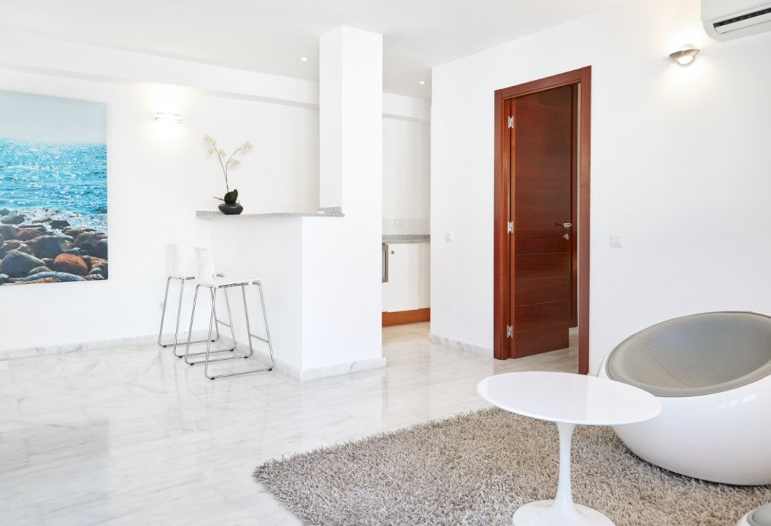 Stylish beach house in Cala Tarida - 16