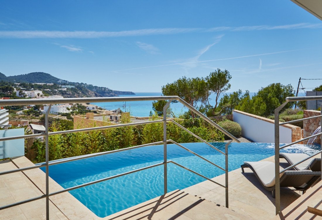 Stylish beach house in Cala Tarida - 1