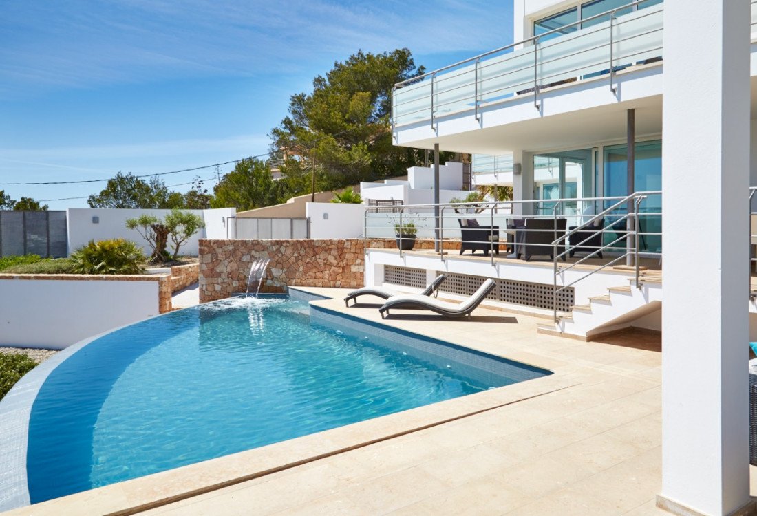 Stylish beach house in Cala Tarida - 6