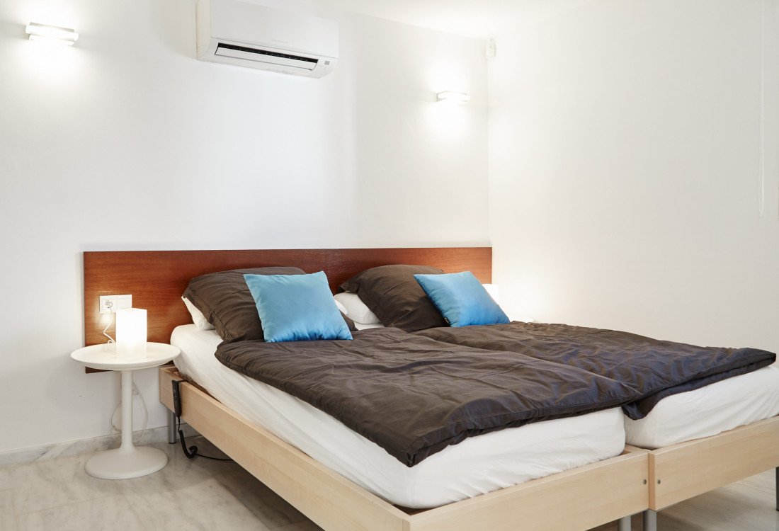 Stylish beach house in Cala Tarida - 15