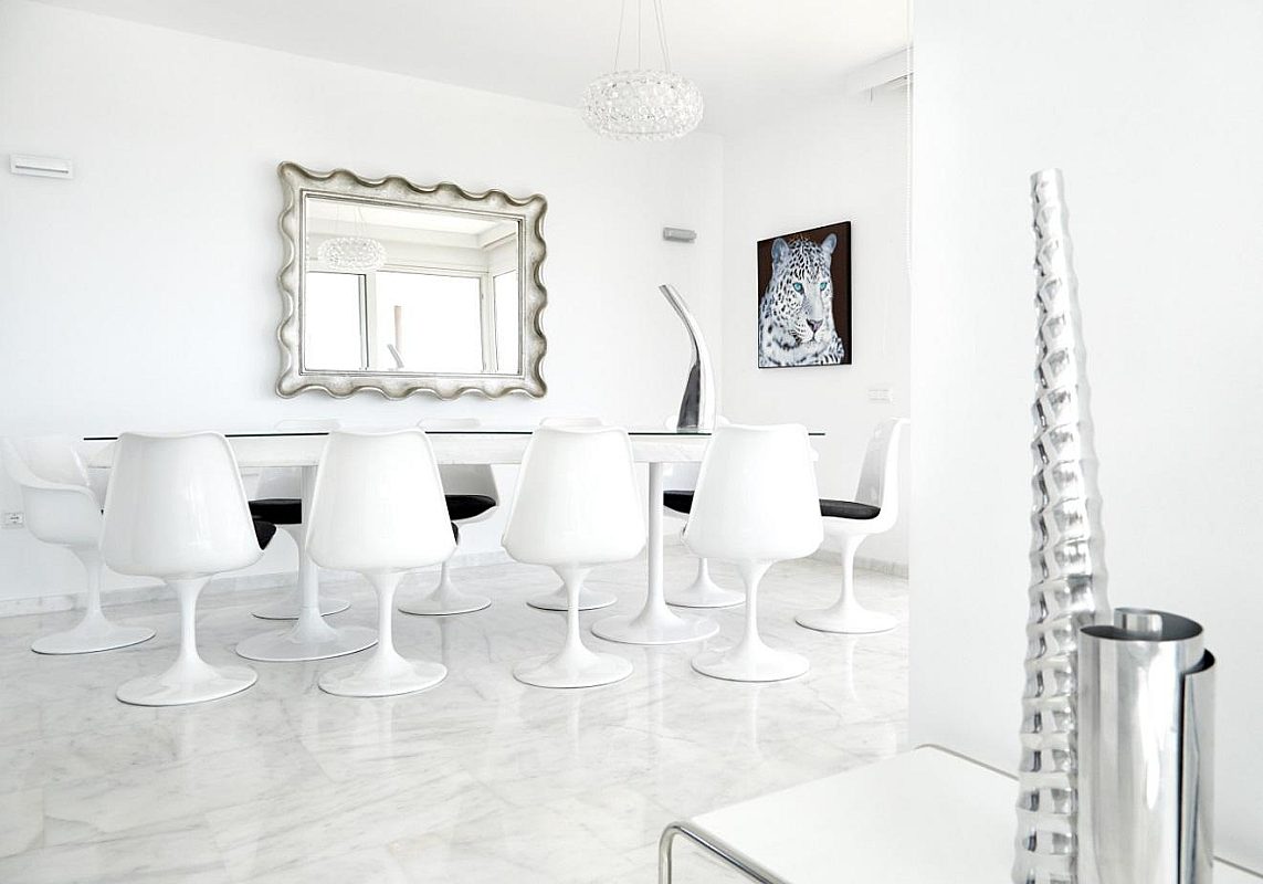 Stylish beach house in Cala Tarida - 9