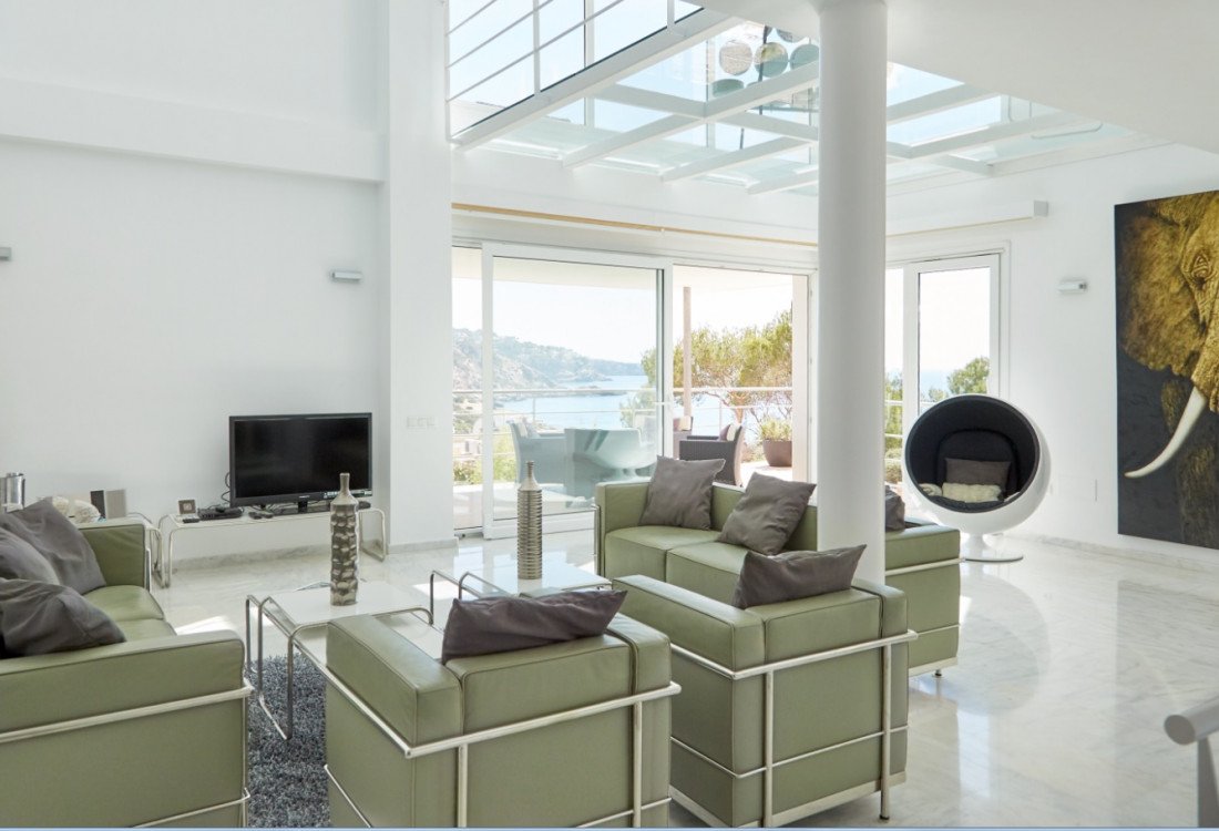 Stylish beach house in Cala Tarida - 11