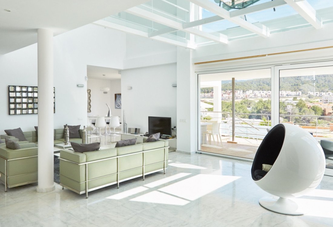 Stylish beach house in Cala Tarida - 3