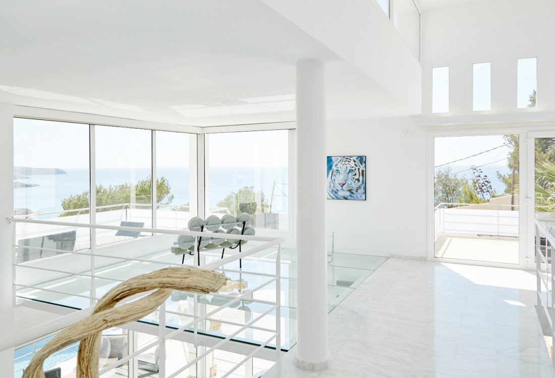 Stylish beach house in Cala Tarida - 10