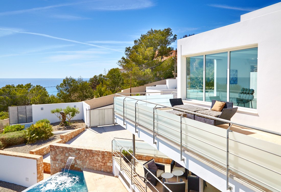 Stylish beach house in Cala Tarida - 5
