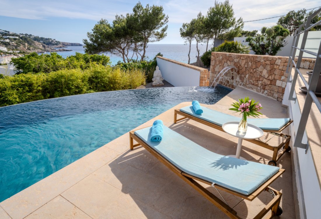 Stylish beach house in Cala Tarida - 19