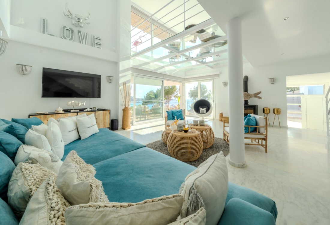 Stylish beach house in Cala Tarida - 6