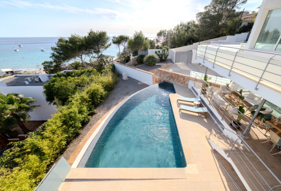 Stylish beach house in Cala Tarida - 17