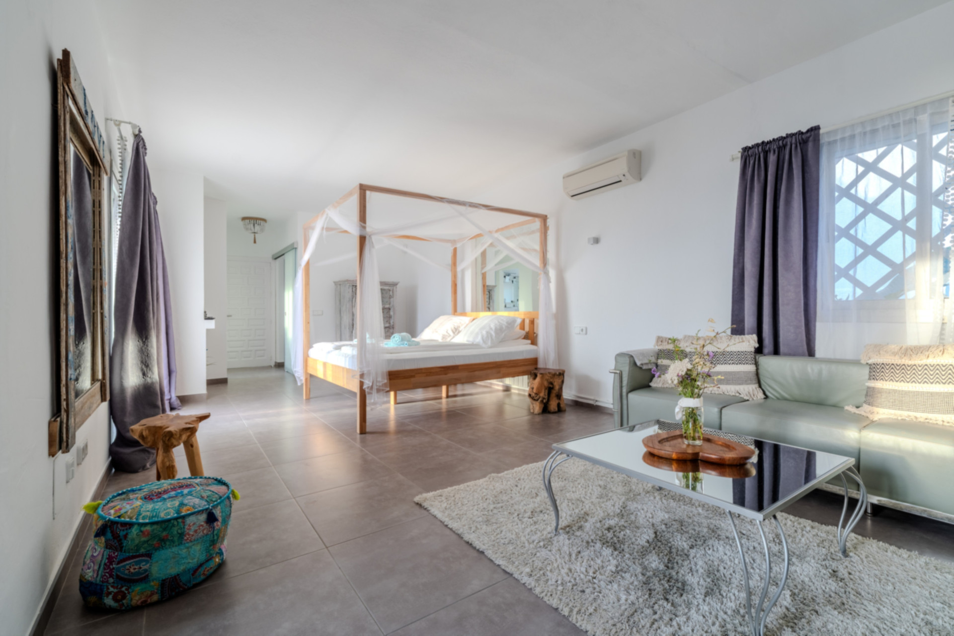 4 bedroom villa in Cala d’Hort - 17