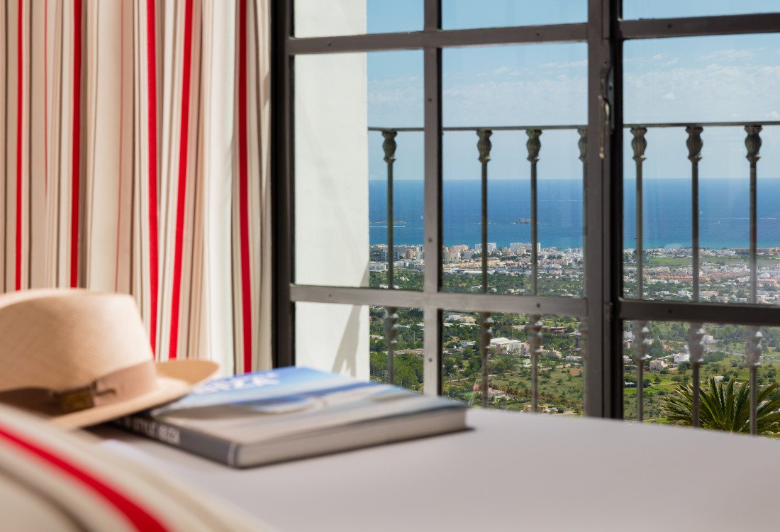 Top class property in stunning location - 13