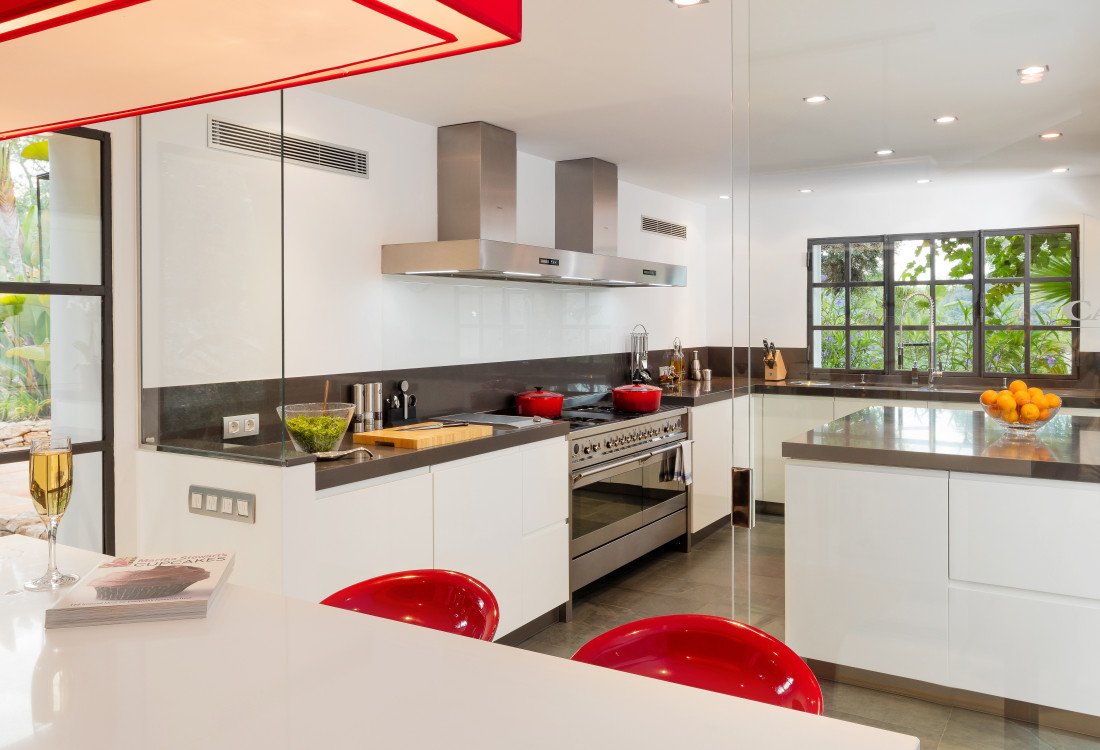 Top class property in stunning location - 10