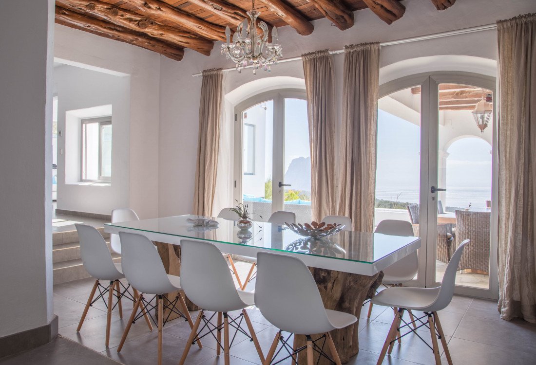 Casa de estilo ibicenco con vistas al legendario Es Vedra - 22
