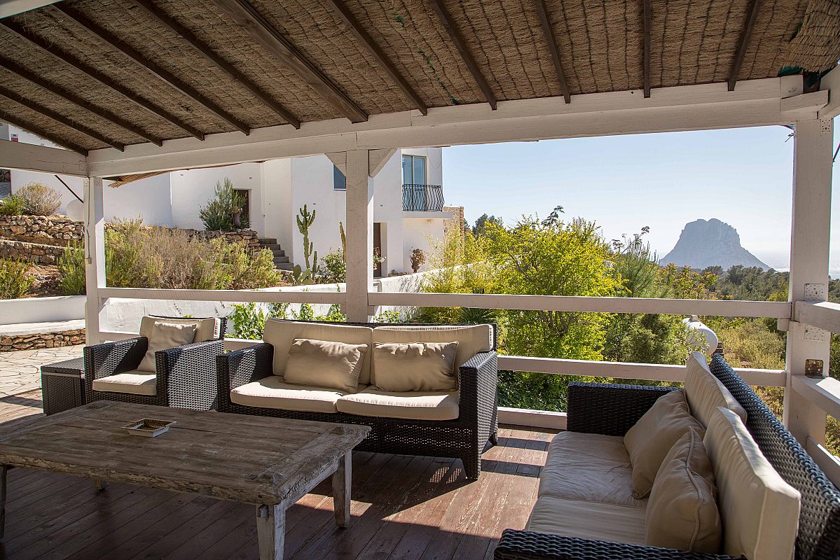 Villa im ibizenkischen Stil mit Ausblick auf den legendären Es Vedra Felsen - 14