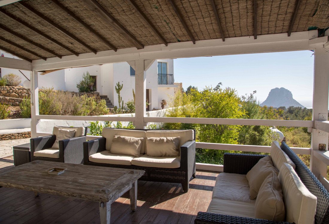 Casa de estilo ibicenco con vistas al legendario Es Vedra - 14