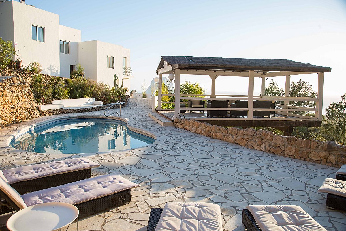 Villa im ibizenkischen Stil mit Ausblick auf den legendären Es Vedra Felsen - 9