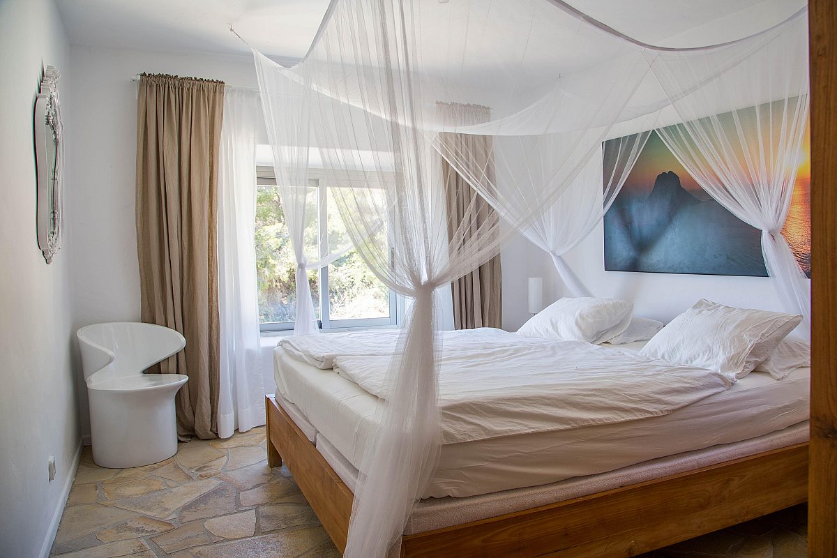Villa im ibizenkischen Stil mit Ausblick auf den legendären Es Vedra Felsen - 27